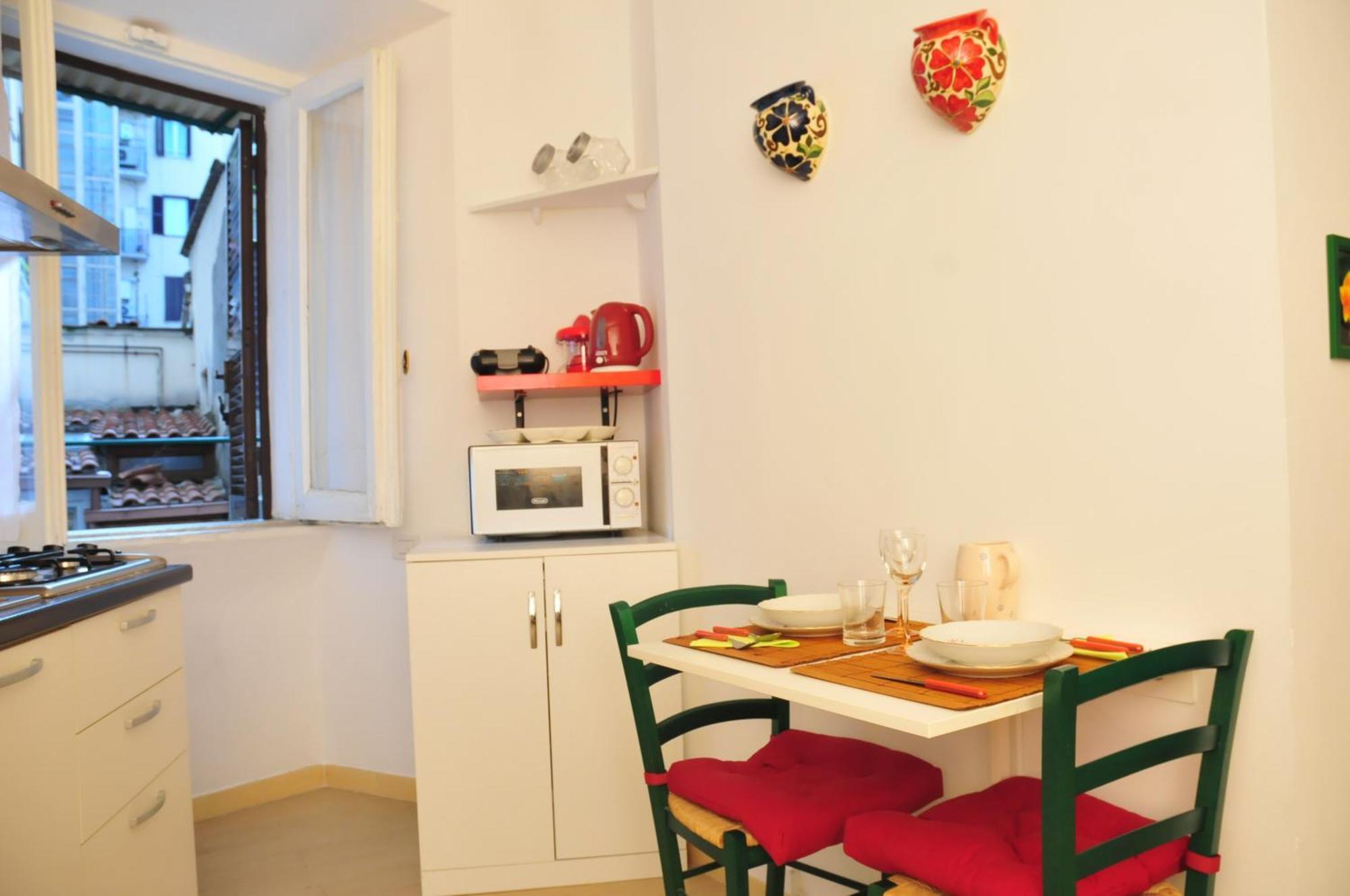 Cardinal - 2 Steps From Vatican & Ottaviano Metro Apartment Rome